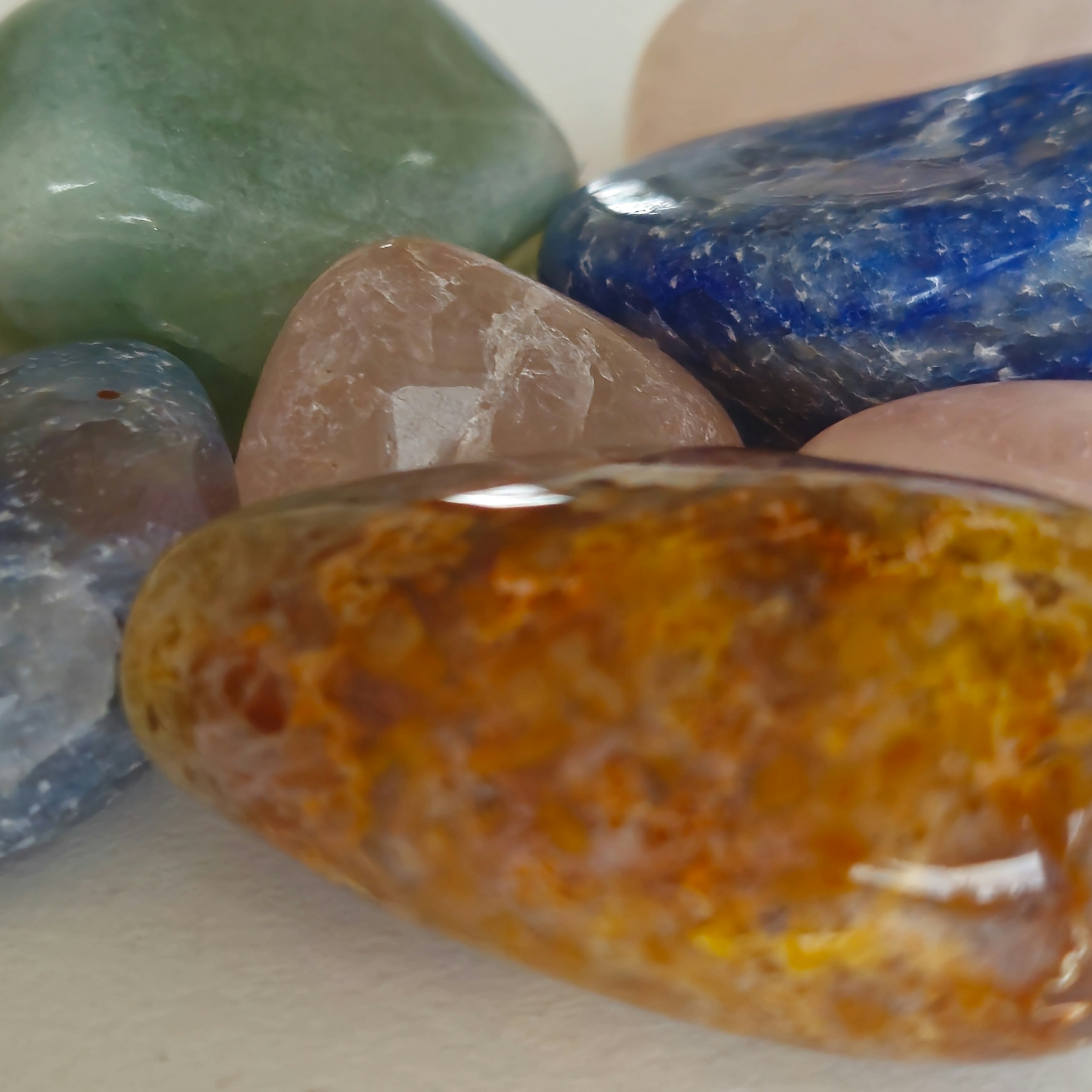 5 Cristais Essenciais para Equilibrar os Chakras